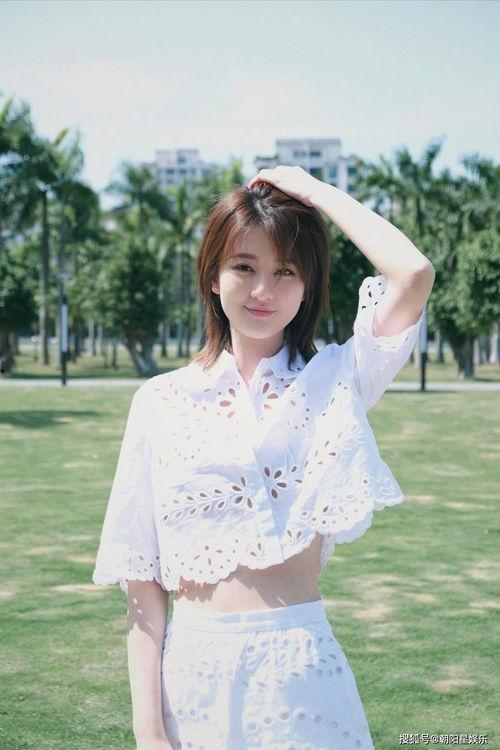 李悠悠的吃瓜日常,娱乐圈吃瓜达人，揭秘明星幕后故事