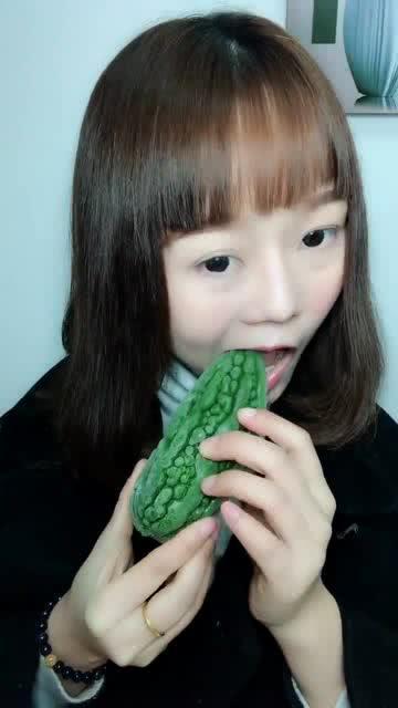 吃瓜美女直播,吃瓜美女带你领略美食与娱乐的双重魅力