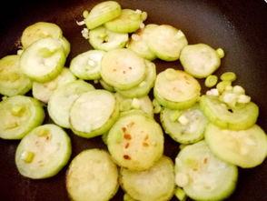 蛋仔吃瓜,瓜田里的欢乐冒险